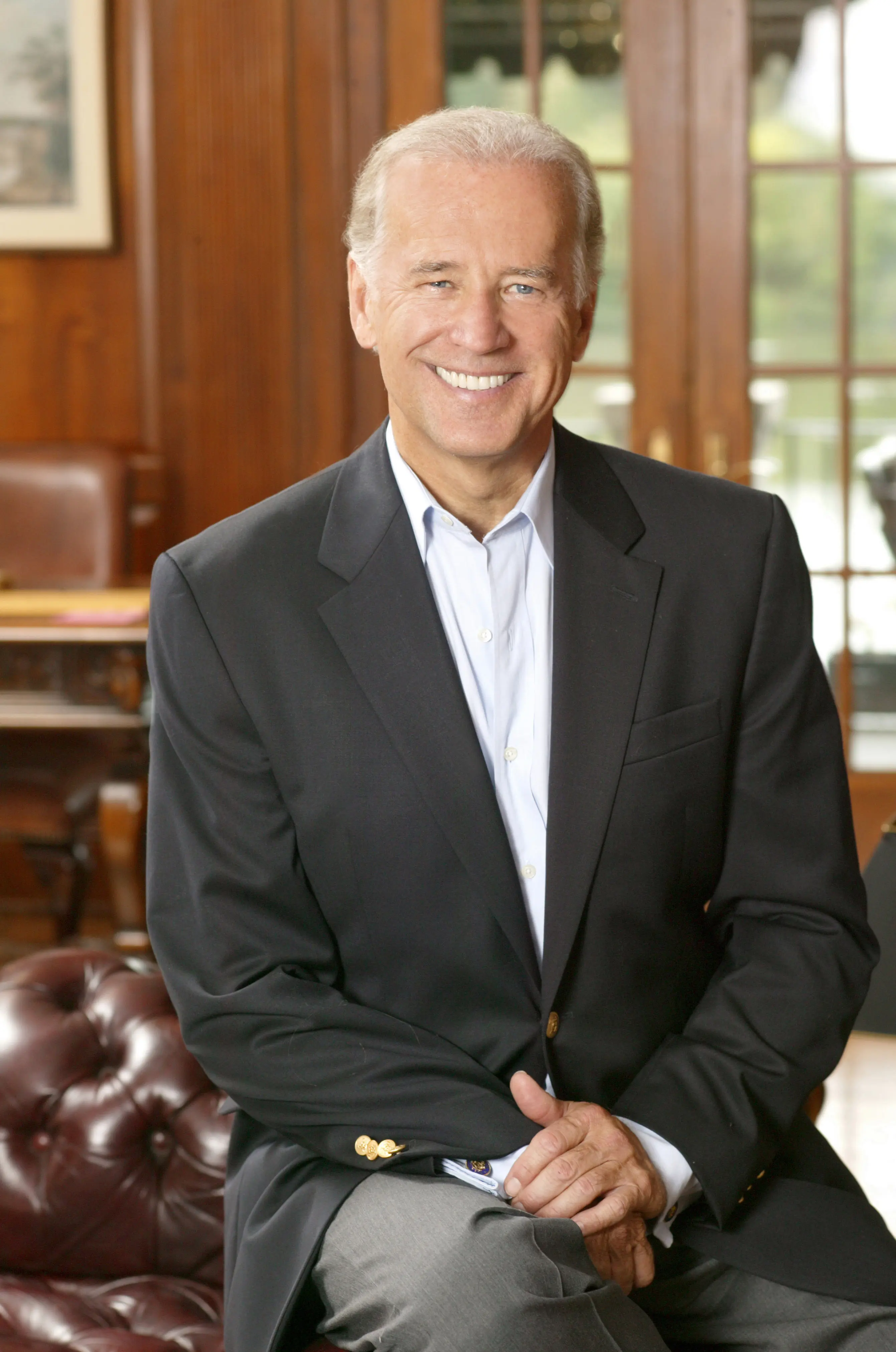 Joe_Biden,_official_photo_portrait_2.jpg